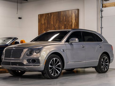 Used 2017 Bentley Bentayga W12 image 2