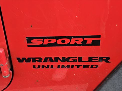 Used 2015 Jeep Wrangler Unlimited Sport w/ Quick Order Package 24S AWD/4WD image 9