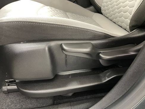 Certified 2021 Chevrolet Equinox LS FWD image 22