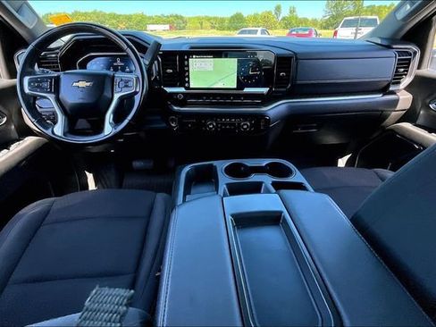 Used 2025 Chevrolet Silverado 2500 LT AWD/4WD image 8
