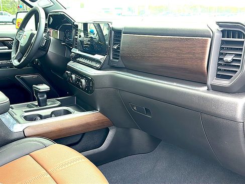 Used 2024 Chevrolet Silverado 1500 High Country w/ High Country Premium Package image 23