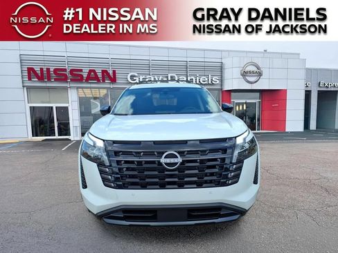 New 2026 Nissan Pathfinder SV w/ Cargo Package FWD image 2