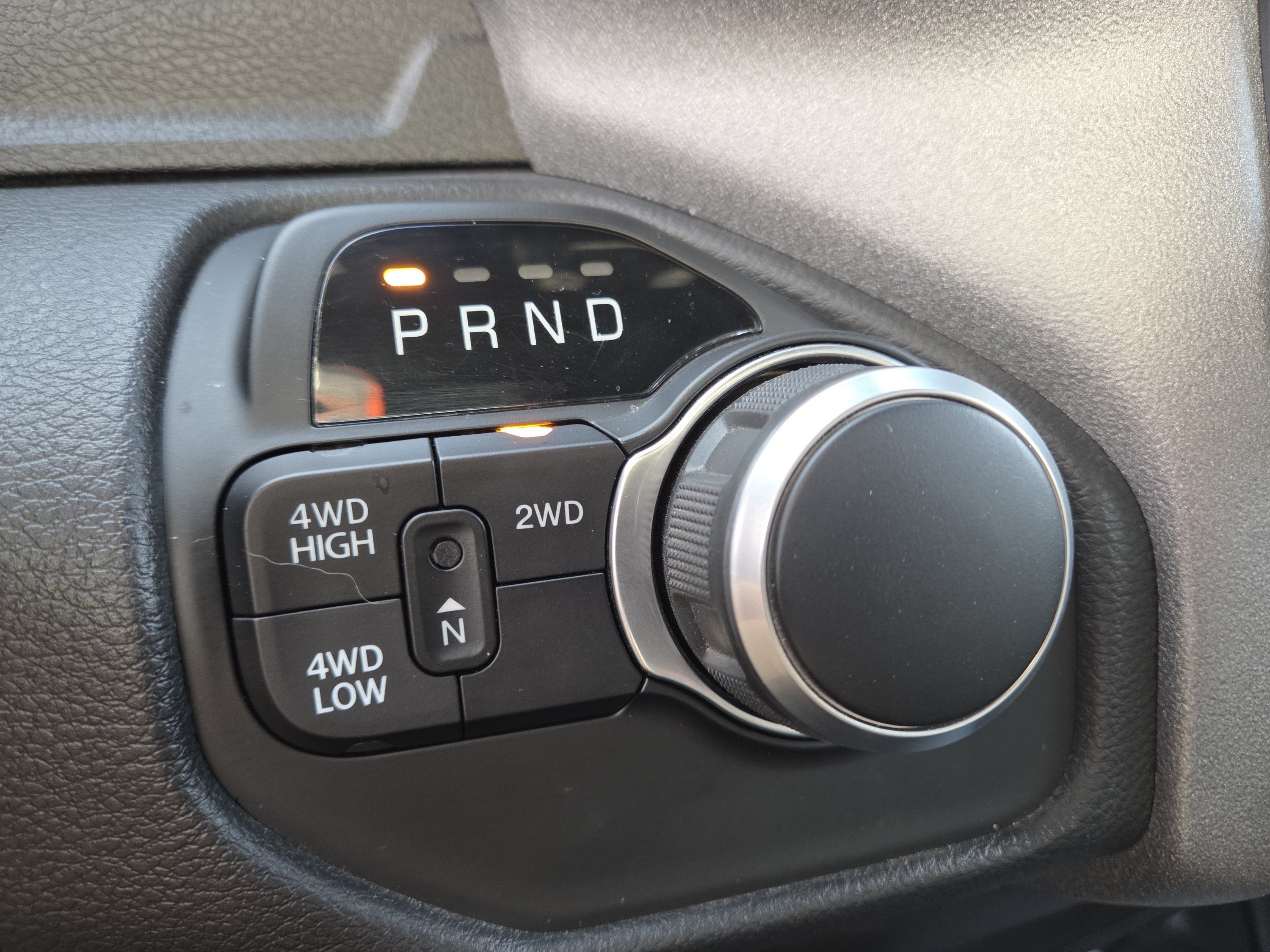 Used 2024 RAM 3500 Tradesman w/ Chrome Appearance Group AWD/4WD image 9