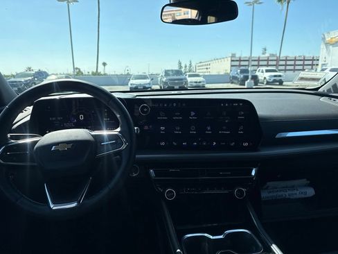 Used 2025 Chevrolet Traverse LT w/ Driver Confidence Package AWD/4WD image 10