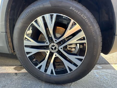 Used 2025 Mercedes-Benz GLA 250 4MATIC image 12