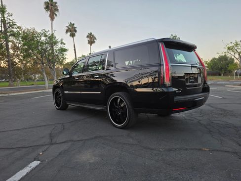Used 2015 Cadillac Escalade ESV Luxury AWD/4WD image 6