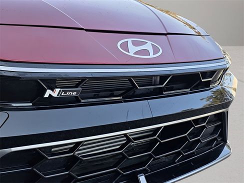 Certified 2025 Hyundai Elantra N Line image 9
