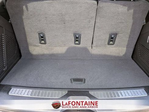 Used 2024 Chevrolet Tahoe Premier AWD/4WD image 25