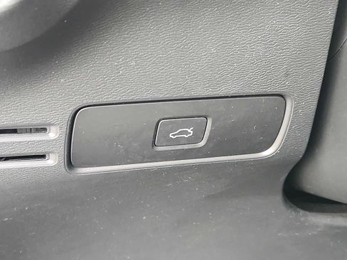 Certified 2023 Volvo XC40 B5 Plus w/ Driver Assist Package image 22