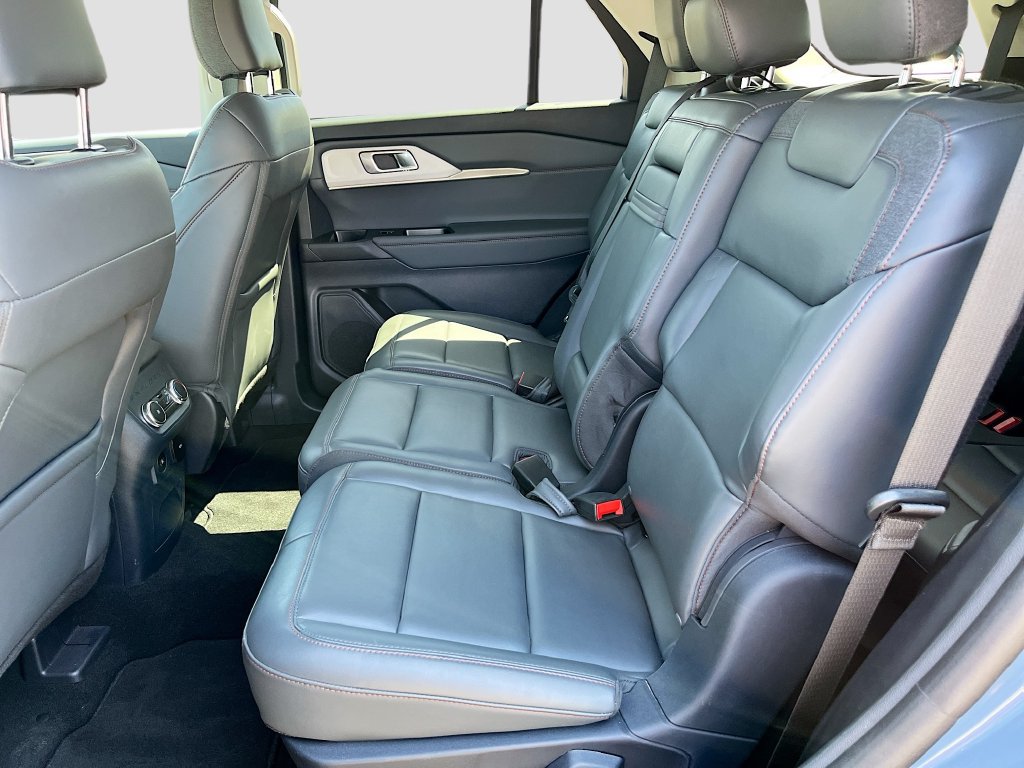 Used 2025 Ford Explorer Active w/ Active Comfort Package AWD/4WD image 23