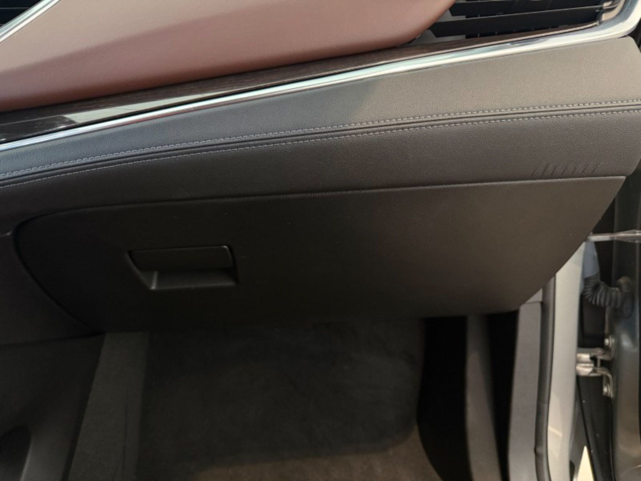 Used 2019 Buick Enclave Avenir w/ Avenir Technology Package AWD/4WD image 45