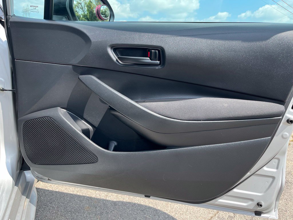 Used 2022 Toyota Corolla LE FWD image 33