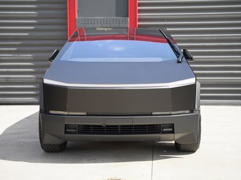 Used 2024 Tesla Cybertruck AWD Crew Cab image 7