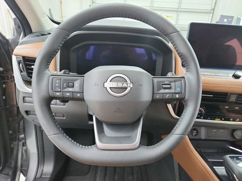 Used 2026 Nissan Rogue Platinum w/ Platinum Premium Package AWD/4WD image 25