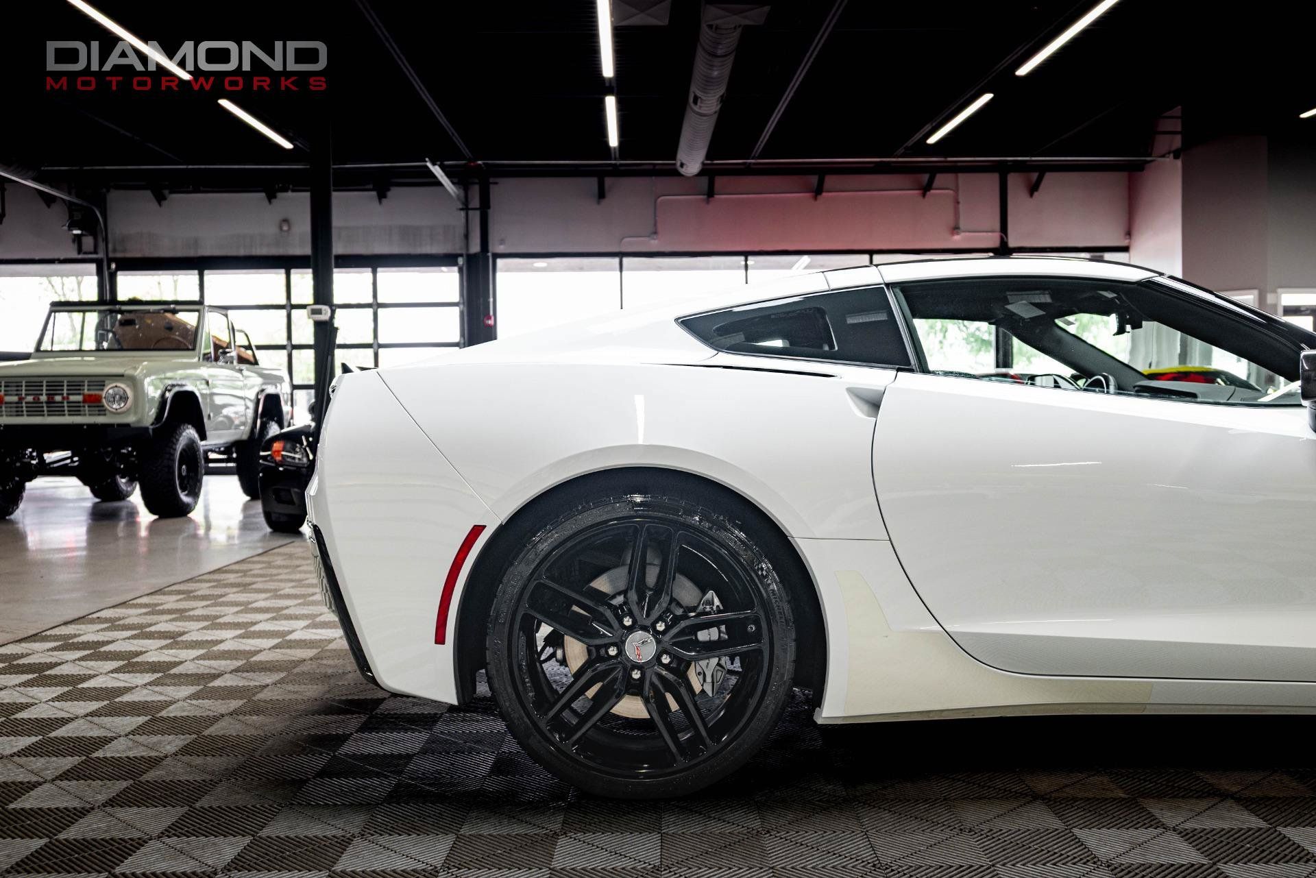 Used 2019 Chevrolet Corvette Stingray Coupe w/ 1LT RWD image 23