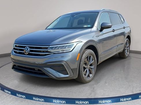 Used 2022 Volkswagen Tiguan SE w/ Panoramic Sunroof Package AWD/4WD image 1