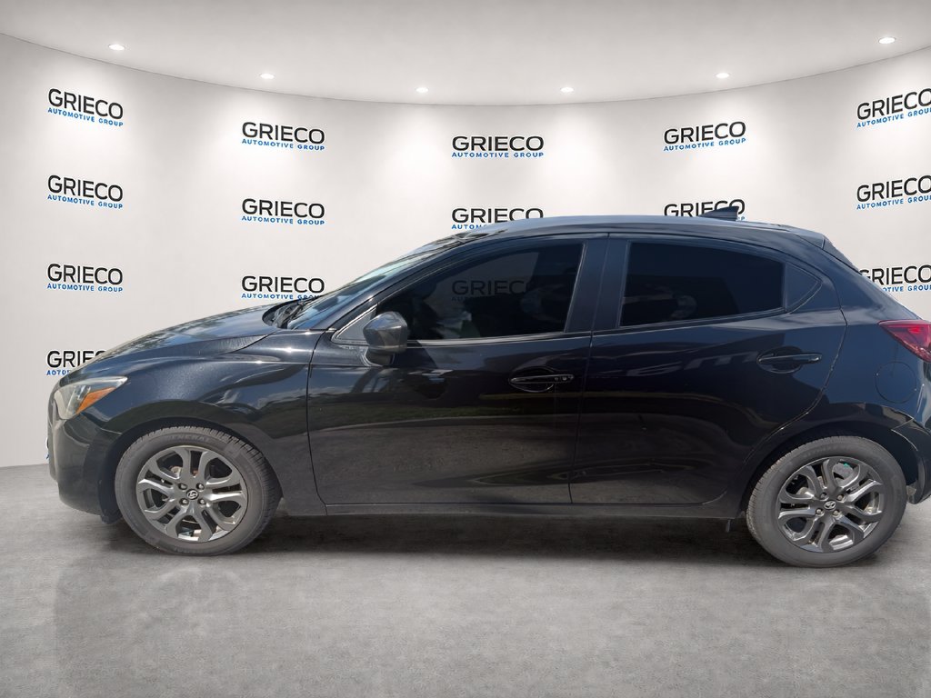 Used 2020 Toyota Yaris LE FWD image 4