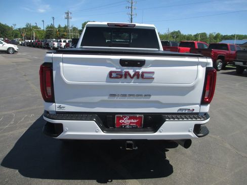 Used 2023 GMC Sierra 2500 AT4 w/ AT4 Preferred Package AWD/4WD image 7