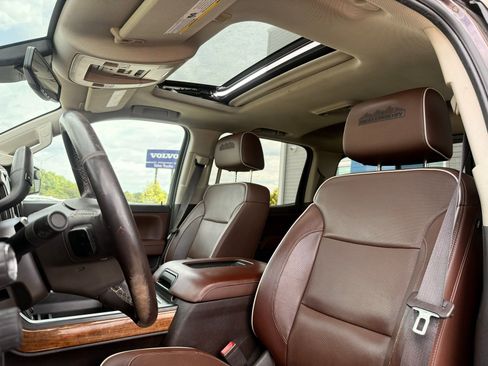 Used 2016 Chevrolet Silverado 1500 High Country w/ High Country Premium Package AWD/4WD image 21