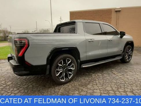 Used 2024 GMC Sierra EV Denali AWD/4WD image 8