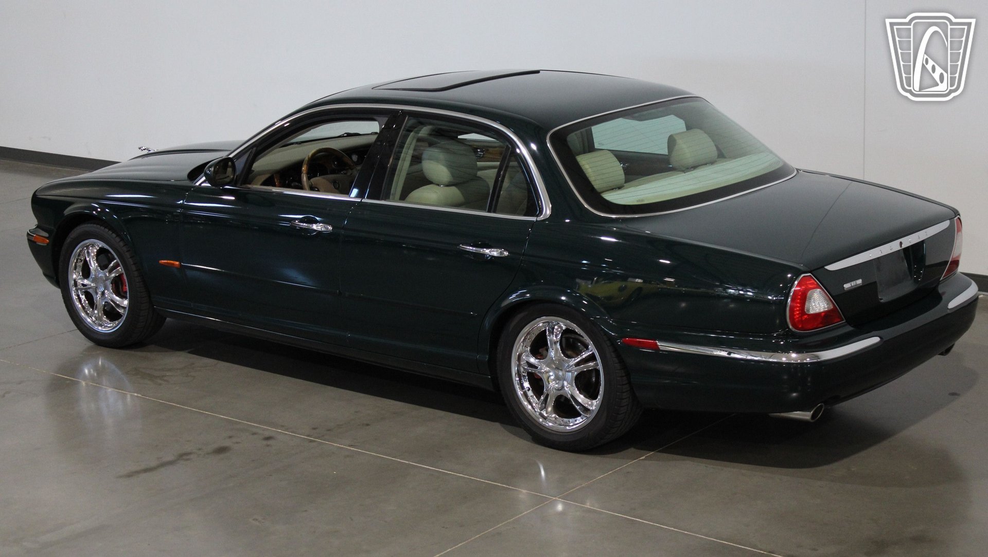 Used 2004 Jaguar XJ8 RWD image 9
