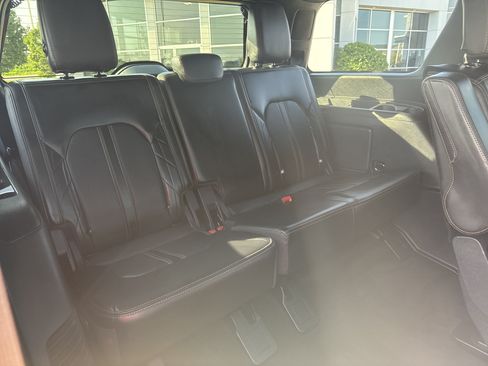 Used 2023 Ford Expedition Platinum AWD/4WD image 10