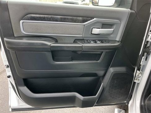 Used 2019 RAM 3500 Big Horn image 27