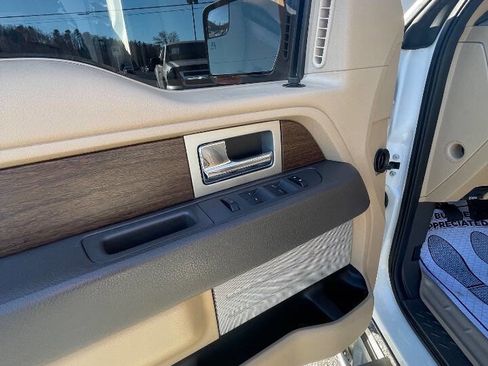 Used 2014 Ford F150 Lariat w/ Lariat Chrome Package image 15