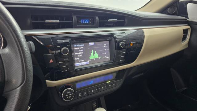 Used 2016 Toyota Corolla LE FWD image 31