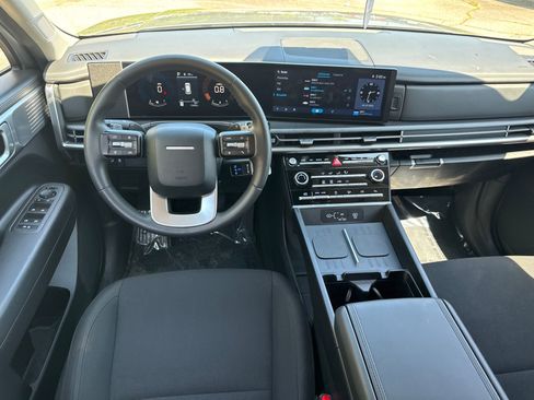 Used 2025 Hyundai Santa Fe SE FWD image 23