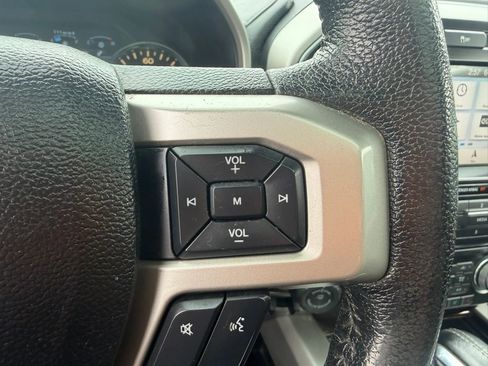 Used 2016 Ford F150 Lariat w/ Equipment Group 502A Luxury AWD/4WD image 15