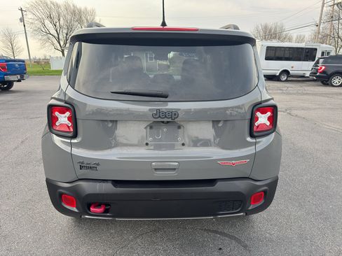 Used 2021 Jeep Renegade Trailhawk image 7