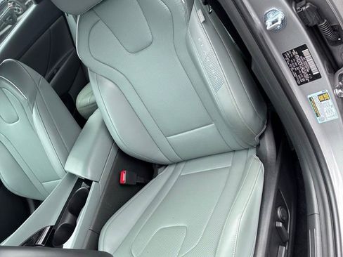 Used 2025 Hyundai Elantra Limited FWD image 17