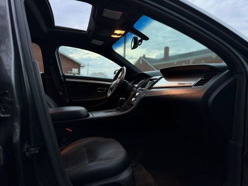 Used 2016 Ford Taurus SEL w/ Equipment Group 201A FWD image 13