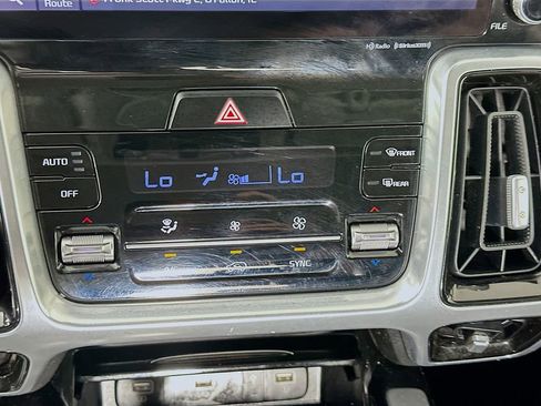 Used 2021 Kia Sorento SX image 16