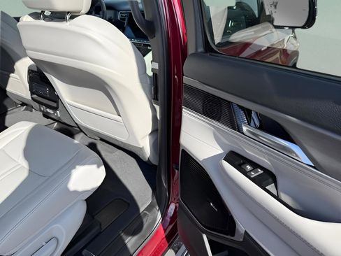 New 2026 Jeep Grand Wagoneer Limited AWD/4WD image 11