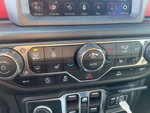 Used 2023 Jeep Wrangler Unlimited Rubicon w/ Cold Weather Group image 4