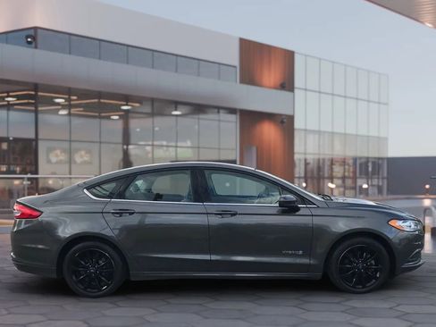 Used 2017 Ford Fusion S image 4