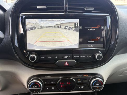 Used 2020 Kia Soul EX FWD image 17