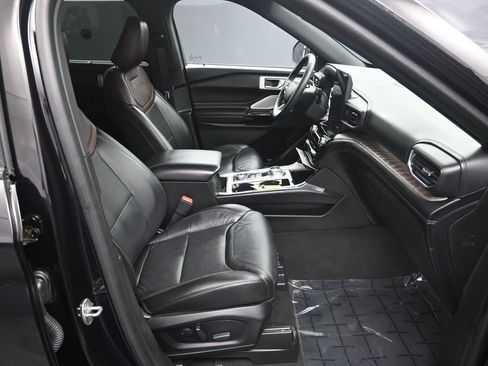 Used 2022 Ford Explorer Platinum w/ Equipment Group 601A image 43