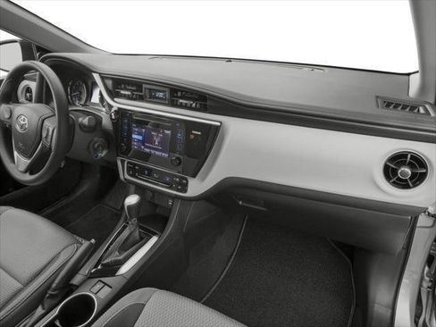 Used 2017 Toyota Corolla LE w/ Carpet Mat Package (TMS) FWD image 44