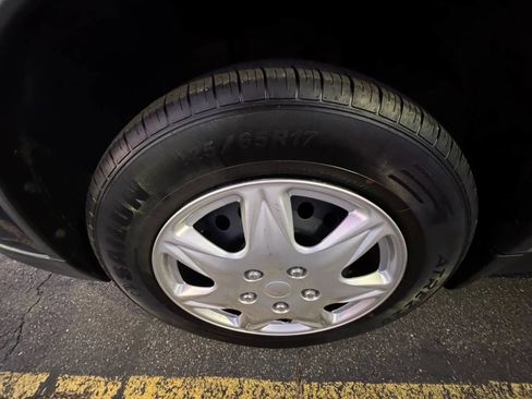 Used 2017 Nissan Rogue S image 30