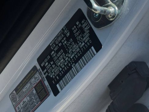 Used 2024 Kia Sorento S FWD image 32
