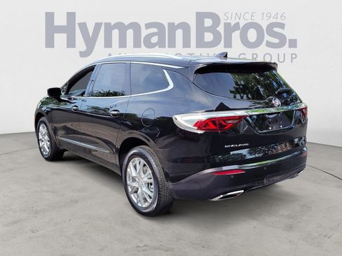 Used 2023 Buick Enclave Premium w/ Experience Buick Package FWD image 5