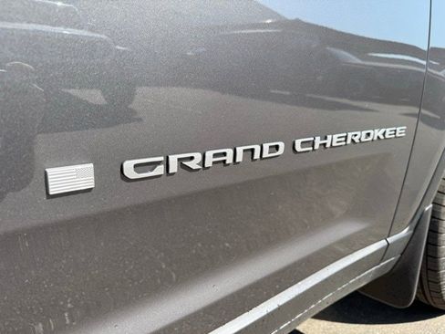 New 2025 Jeep Grand Cherokee L Limited w/ Trailer Tow Package image 9