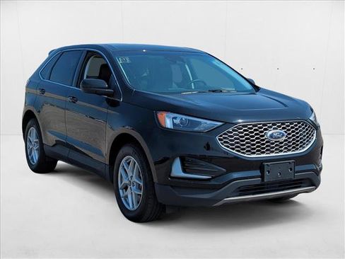 Used 2024 Ford Edge SEL image 3