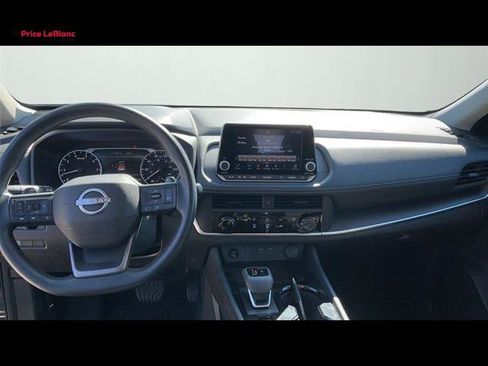 Used 2025 Nissan Rogue S image 15