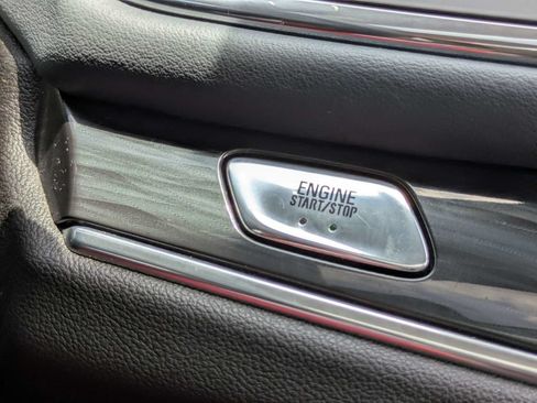 Used 2019 Buick Enclave Essence FWD image 32