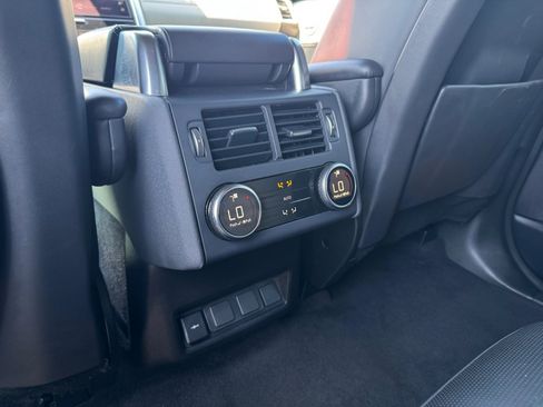 Used 2023 Land Rover Discovery HSE R-Dynamic AWD/4WD image 21