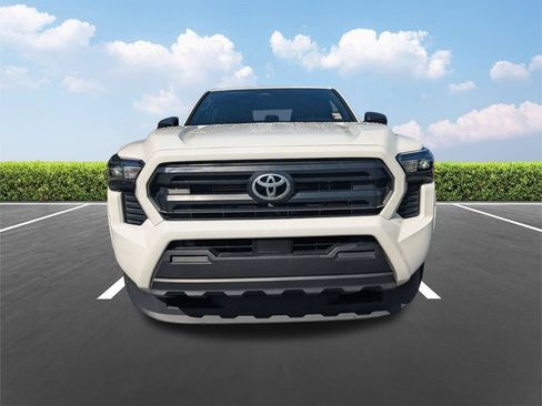 Used 2024 Toyota Tacoma SR AWD/4WD image 10